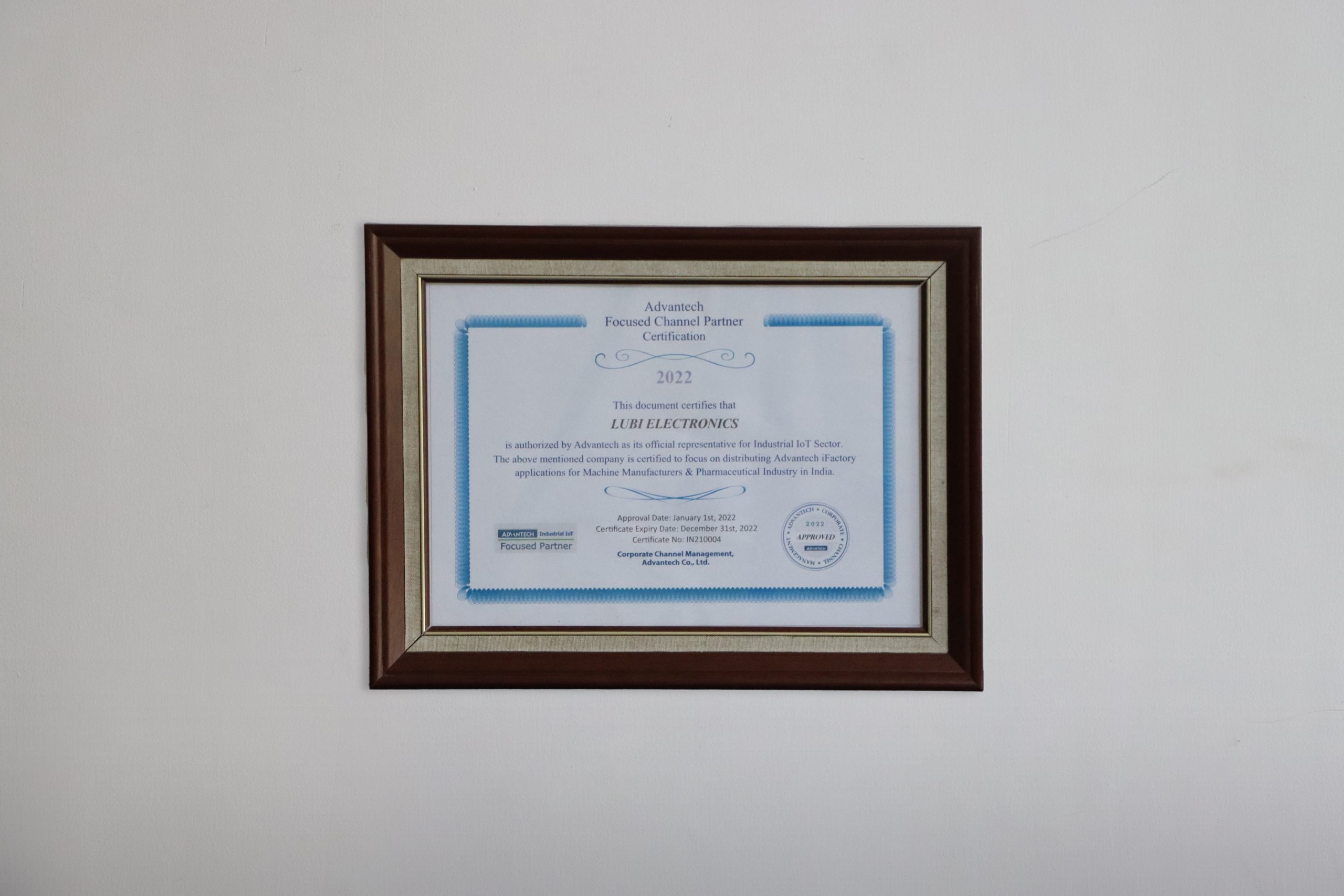 Authorised Distributor Certificate from Advantech